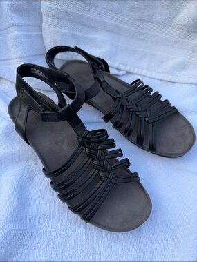 Women's Black Strappy Baretrap Sandals